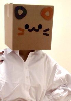 新監督は顔が分からない変な女だった。