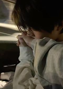 　愛の輪郭に、触れるだけ　