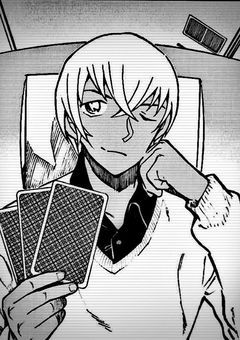 公 安 警 察 、バ カ 演 じ て ま す