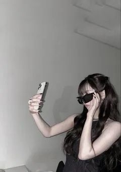 お届け物はavです。