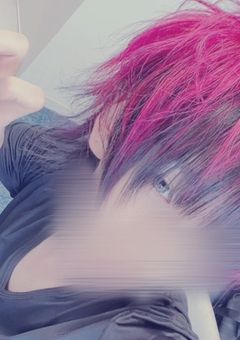 彼氏　の　独占欲に　困ってます