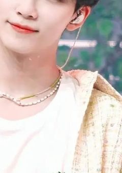 条  約  結  婚  ”