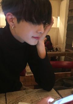 　超人気配信者はヤリチン　