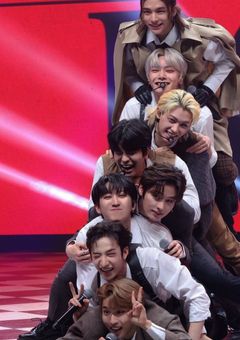 - ̗̀ 𝐰𝐞𝐥𝐜𝐨𝐦𝐞 to SKZ home🧭 ̖́-