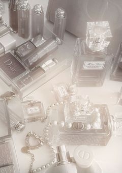 スノにメイクするのが仕事です