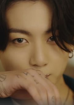 メイクヌナ、突然ジョングクに襲われて