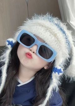 SnowManと小さい女の子。