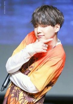 ユンジさんはこっちを見ない