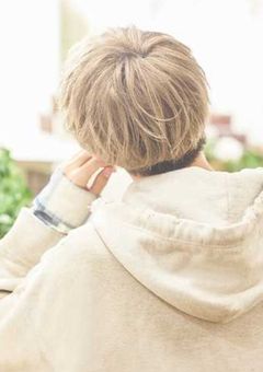 偽りの友達の君と