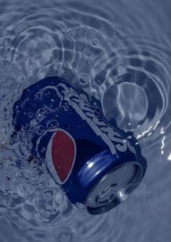 カフェの店員さん。