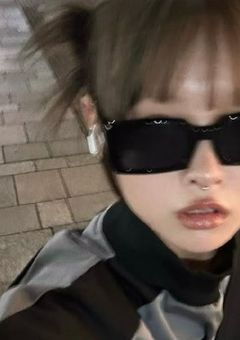 𝗳𝗿𝗶𝗲𝗻𝗱 .