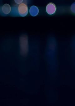 指ではじくだけ