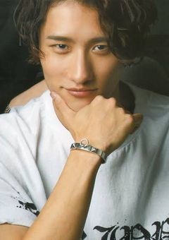 推しと契約結婚!?