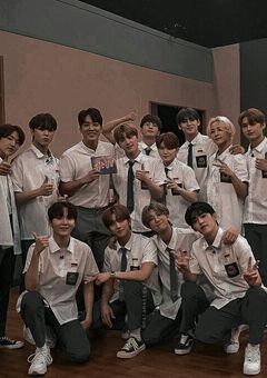 세 븐 틴 高 等 学 院 .