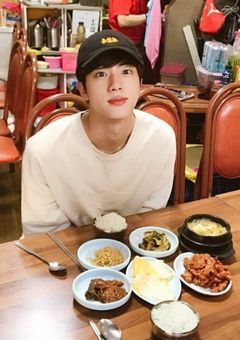 幼なじみはトップスター！？~嘘から始まる恋の行方~