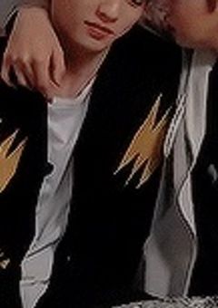 す み ま せ ん 、 こ こ に 変態 が い ま ー す 。