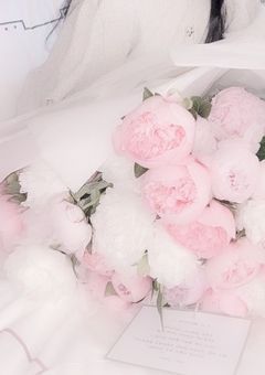 # 梅 雨 の 妖 精 さ ん 、愛 に 埋 も れ て ま す