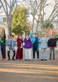 あの女の子誰？