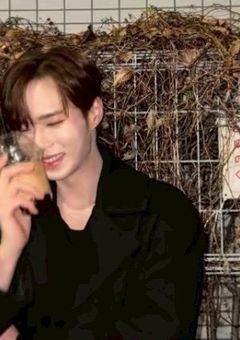 　　𝐋𝐨𝐯𝐞𝐬𝐢𝐜𝐤 𝐆𝐚𝐦𝐞