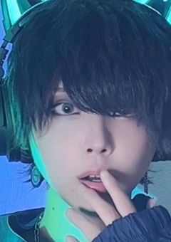 € 48の音楽担当の弟、BTSのメンバーだった件