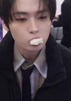 # モブA,学園の王子様に溺愛されてます