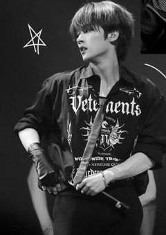 #    バックダンサー 、 skzに溺愛されてます  。