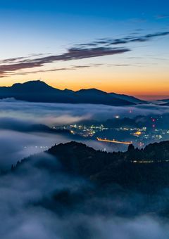 西 の 国 と 東 の 国