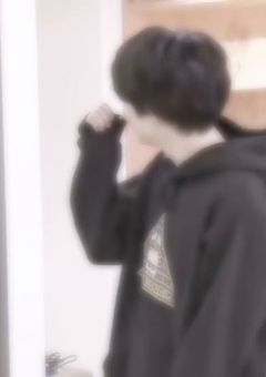 　幼なじみとの同居生活　.