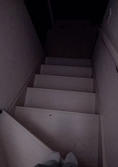 私は昨日。あそこの壁でした。