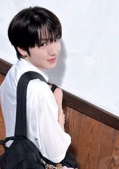 " 好きなタイプ:年上 "