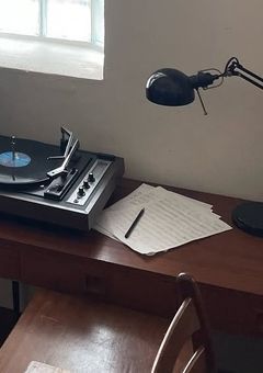 俺の同期 、酔うとキス魔になるようで ．