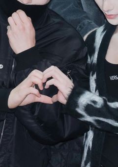 こ の 恋 に 溺 れ て い る 。