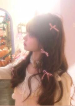 バンザイの紅一点ちゃん，溺愛中です