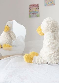 孤独な殺し屋 , 子供を拾う 。