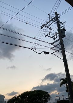 ラブラブカップルの家の壁のstory
