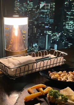 今 夜 貴 方 と あ の バ ー で―。