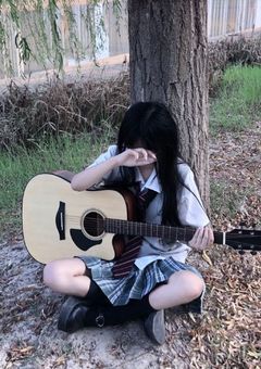 ギターで有名な女の子とその子に推し活してる有名人達