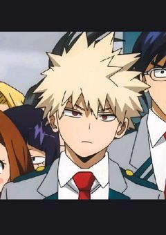 マスク少女、なぜか護衛されています