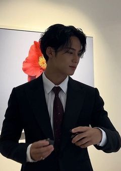 𝑷𝑳𝑨𝒀𝑩𝑶𝒀