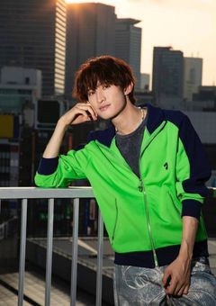 孤高の美女、実は社長でした！？