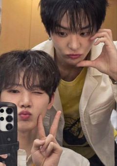 推しケミはビジネスでした