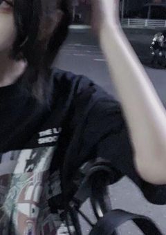 # 人気配信者の兄弟は、性同一性障がい？