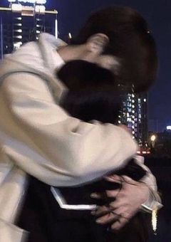 　𝘥𝘦𝘭𝘶𝘴𝘪𝘰𝘯　．