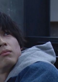ス ト ー カ ー く ん  ,   や ら れ っ ぱ な し  。