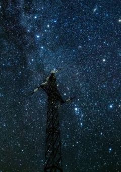 水面に揺れる光の静寂(しじま)