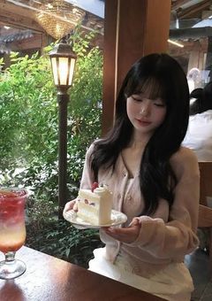 　　　お嬢様を警護いたします .
