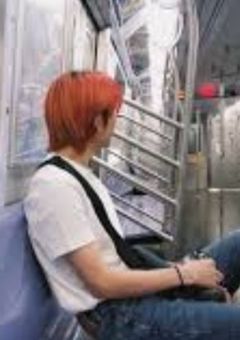 “ 笑わない ”みせす妹は“ 笑顔 ”が可愛いで話題の歌手…？