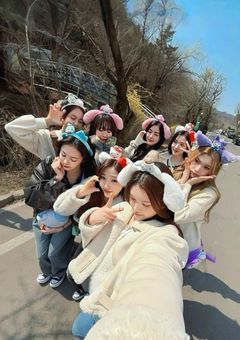 新ヨジャグルは、アイドルの彼女でした