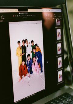 表はキラキラアイドル。　裏は病院嫌いの男達。
