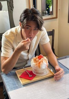 青いInstagram.